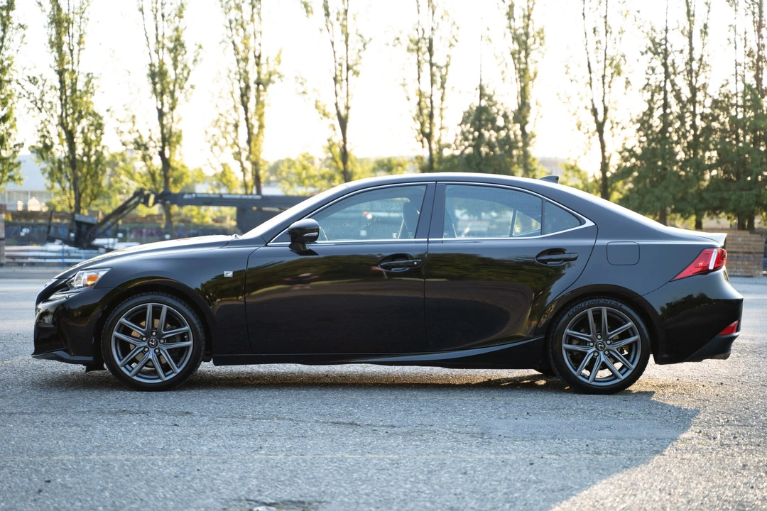 2014 Lexus IS 3rd Gen - Image 30 of 31