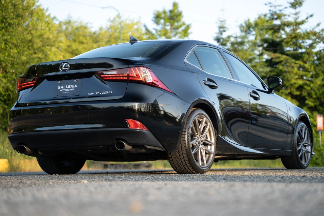 2014 Lexus IS 3rd Gen - Image 20 of 31