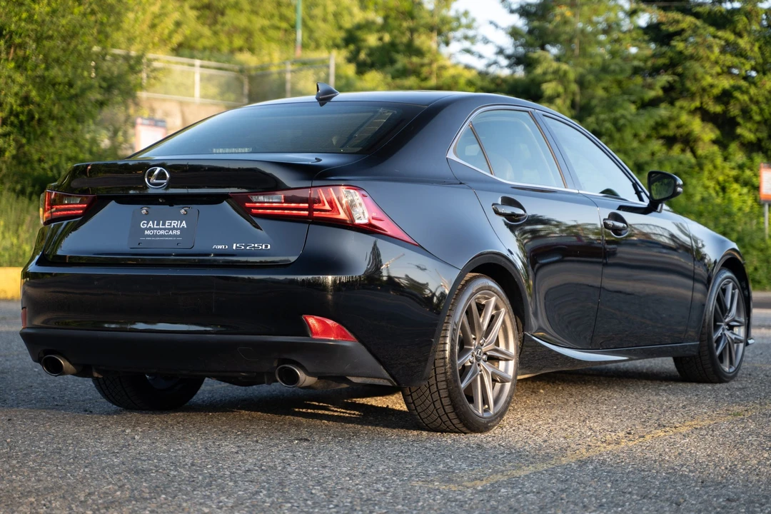 2014 Lexus IS 3rd Gen - Image 21 of 31