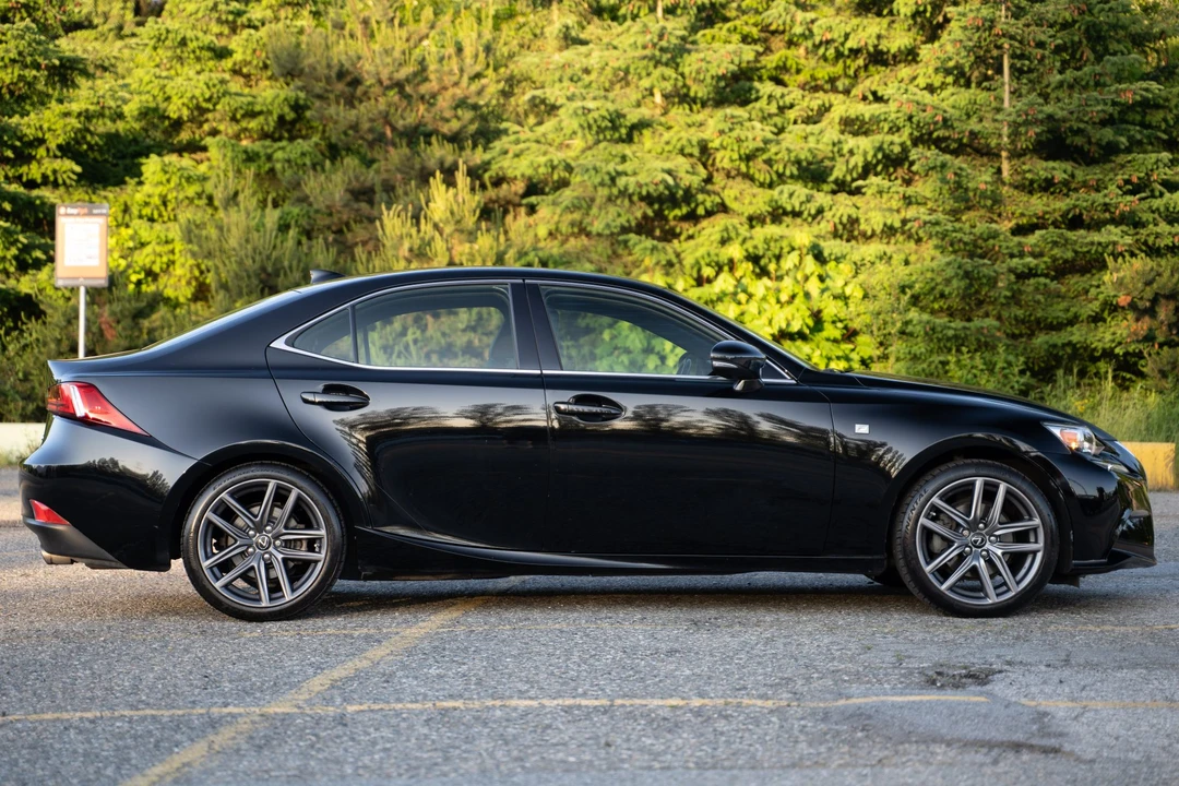2014 Lexus IS 3rd Gen - Image 16 of 31