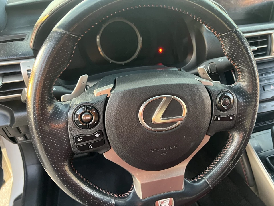 2014 Lexus IS - Image 4 of 9