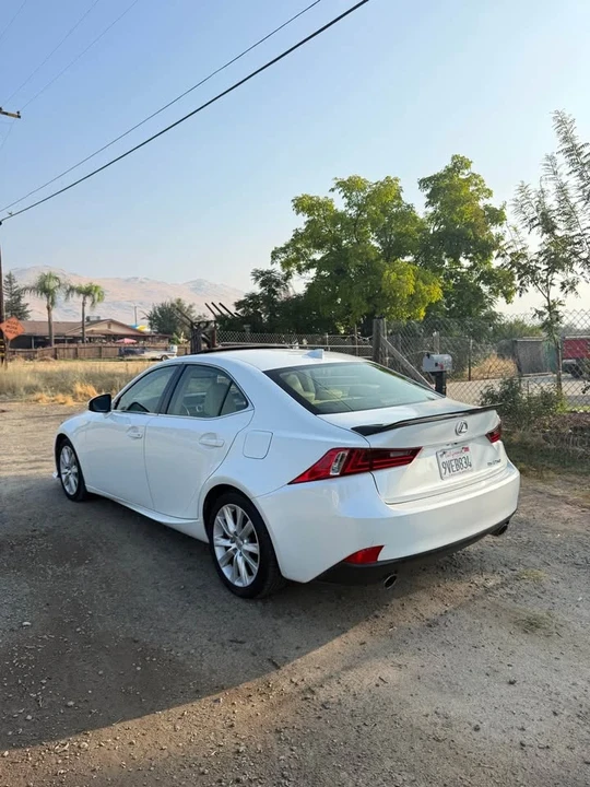 2014 Lexus IS 3rd Gen - Image 4 of 8