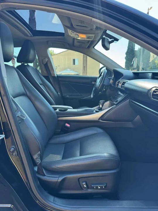 2014 Lexus IS 3rd Gen - Image 8 of 12