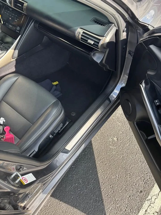 2014 Lexus IS 3rd Gen - Image 18 of 20