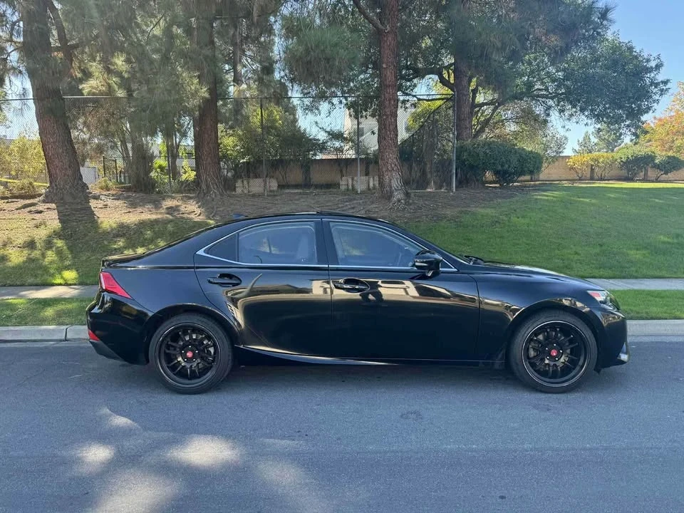 2014 Lexus IS 3rd Gen - Image 5 of 10