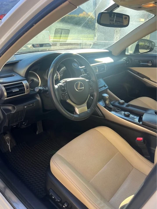 2014 Lexus IS 3rd Gen - Image 6 of 10
