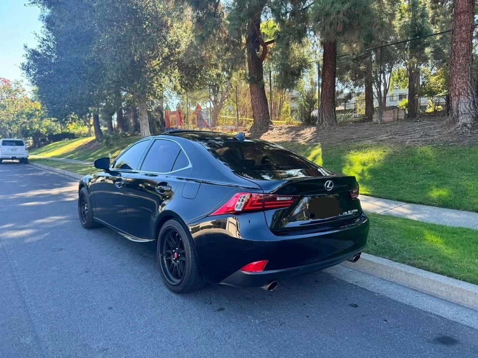 2014 Lexus IS 3rd Gen - Image 4 of 10