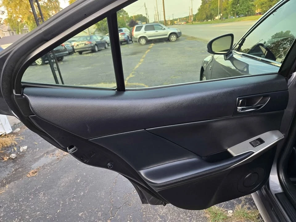 2014 Lexus IS 3rd Gen - Image 18 of 19