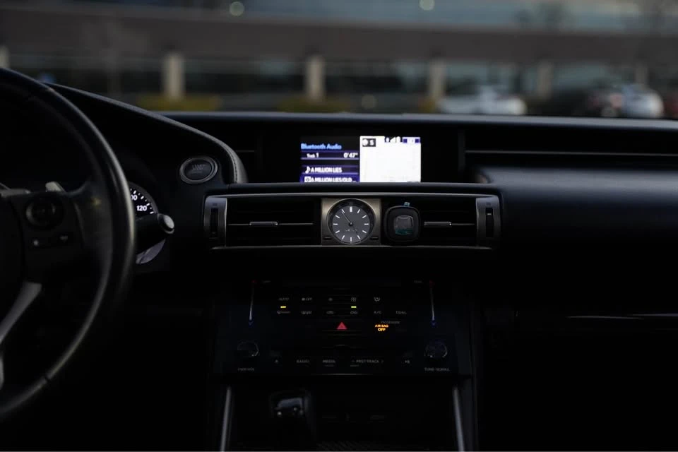 2014 Lexus IS 3rd Gen - Image 16 of 20