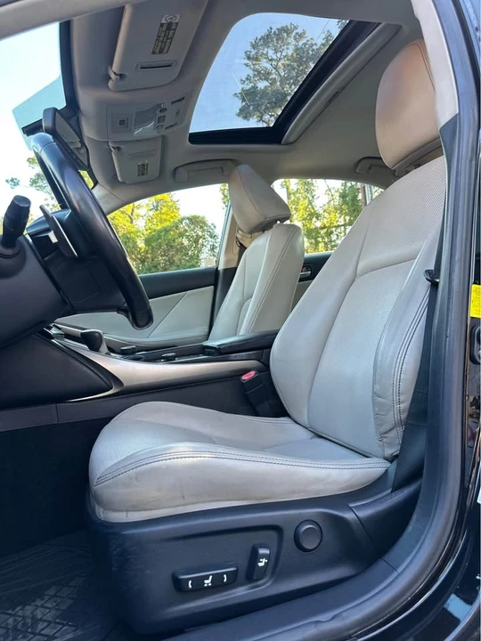 2014 Lexus IS 3rd Gen - Image 14 of 17