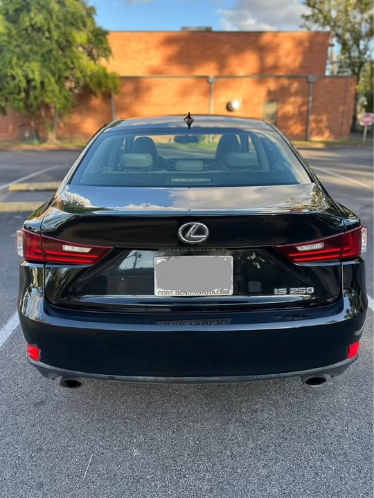 2014 Lexus IS 3rd Gen - Image 11 of 17