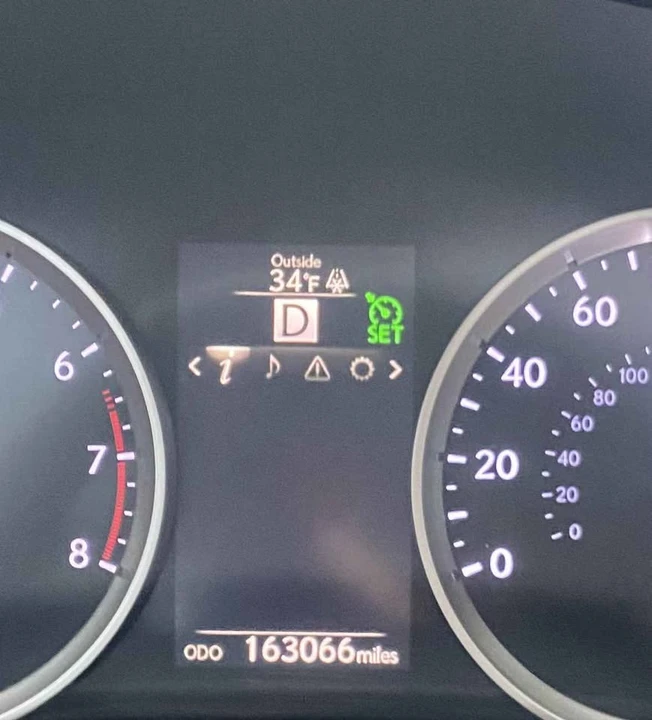 2014 Lexus IS 3rd Gen - Image 16 of 18