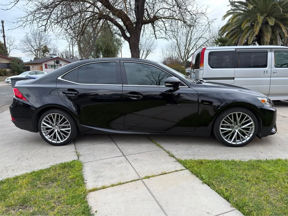 2014 Lexus IS 3rd Gen - Image 5 of 10