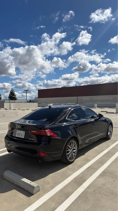 2014 Lexus IS 3rd Gen - Image 4 of 10