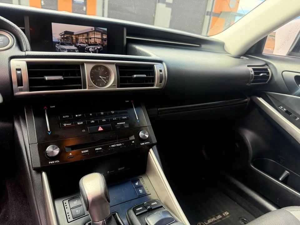 2014 Lexus IS 3rd Gen - Image 11 of 14