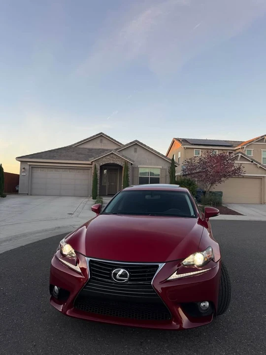 2014 Lexus IS 3rd Gen - Image 4 of 15