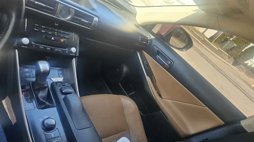 2014 Lexus IS 3rd Gen - Image 8 of 10