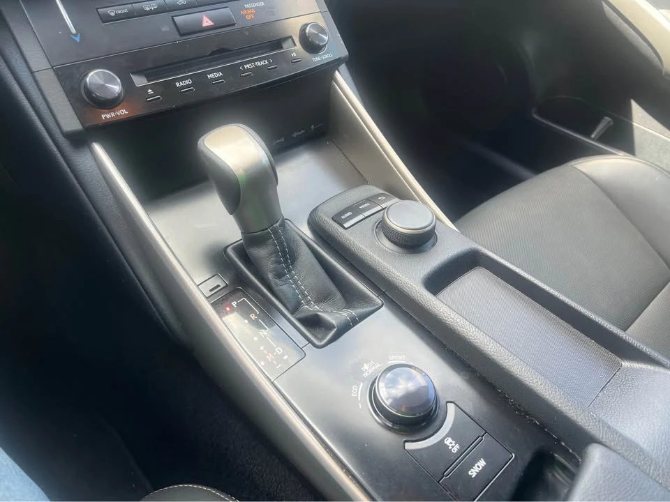2014 Lexus IS 3rd Gen - Image 18 of 20
