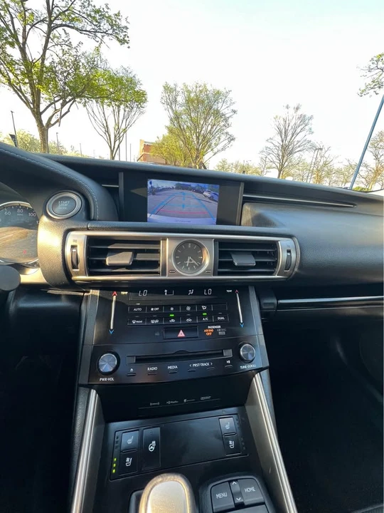 2014 Lexus IS 3rd Gen - Image 17 of 18