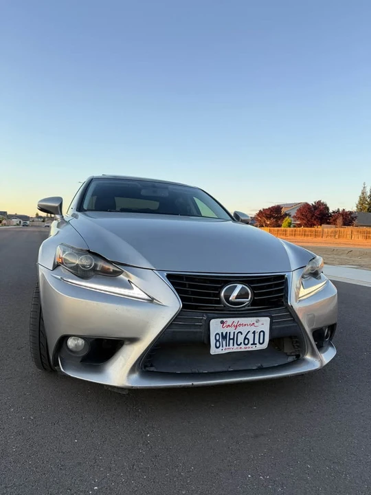 2014 Lexus IS 3rd Gen - Image 6 of 10