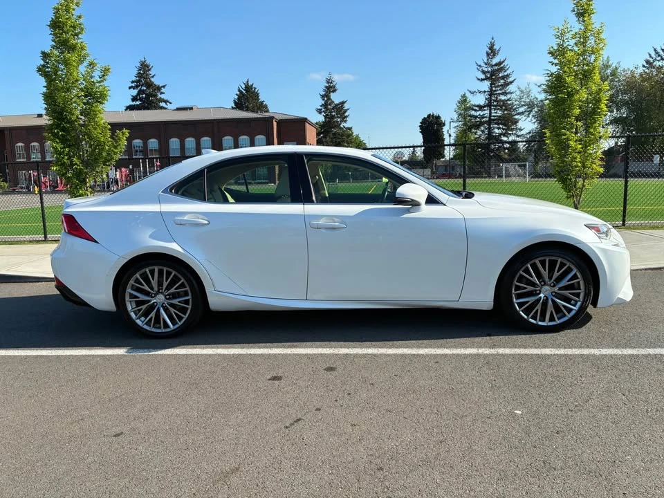 2014 Lexus IS 3rd Gen - Image 4 of 17