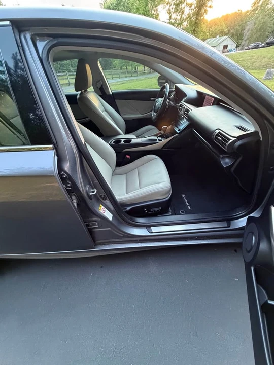 2014 Lexus IS 3rd Gen - Image 9 of 16