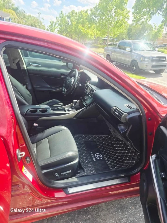 2014 Lexus IS 3rd Gen - Image 4 of 12