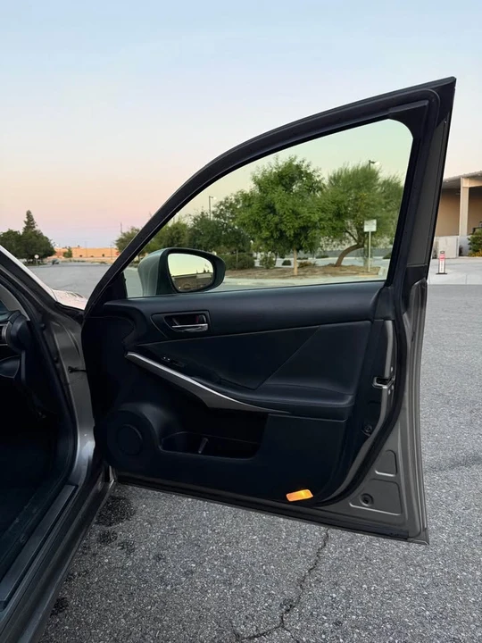 2014 Lexus IS 3rd Gen - Image 13 of 16