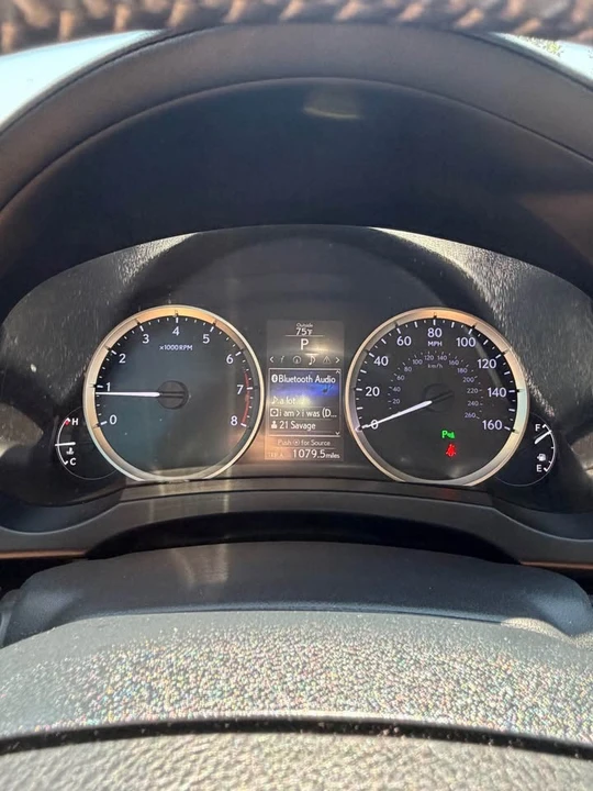 2014 Lexus IS 3rd Gen - Image 16 of 17