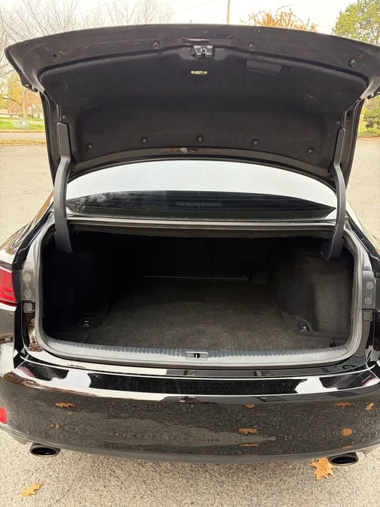 2014 Lexus IS 3rd Gen - Image 16 of 20
