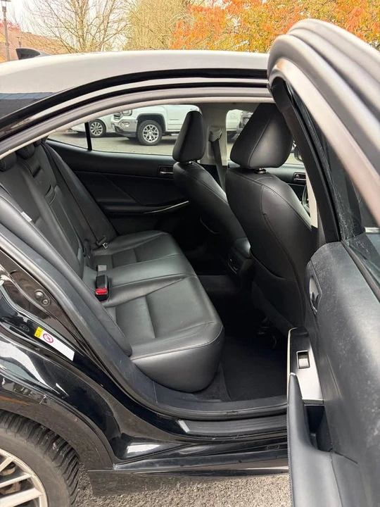 2014 Lexus IS 3rd Gen - Image 17 of 20