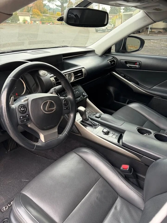 2014 Lexus IS 3rd Gen - Image 13 of 20