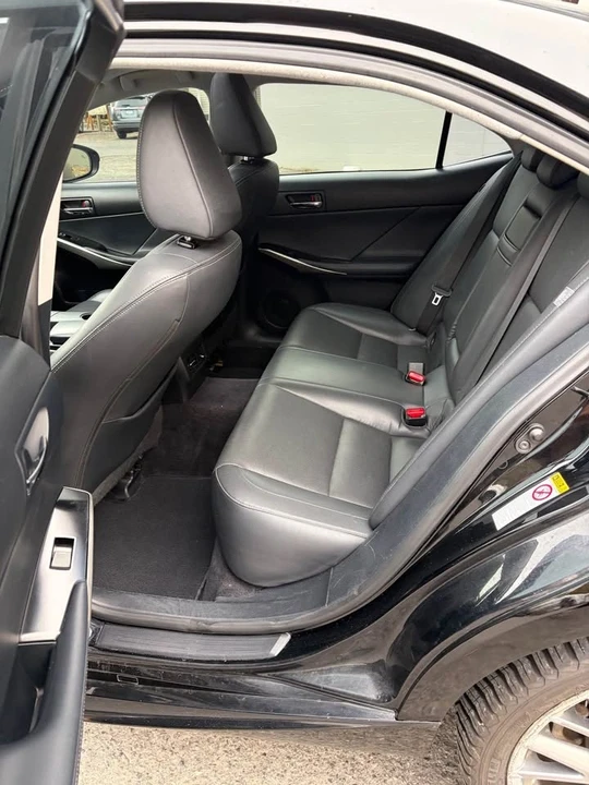 2014 Lexus IS 3rd Gen - Image 15 of 20