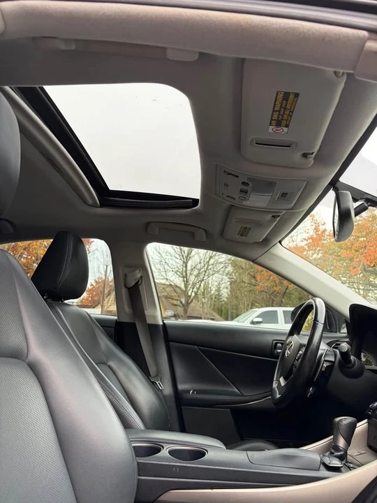 2014 Lexus IS 3rd Gen - Image 18 of 20