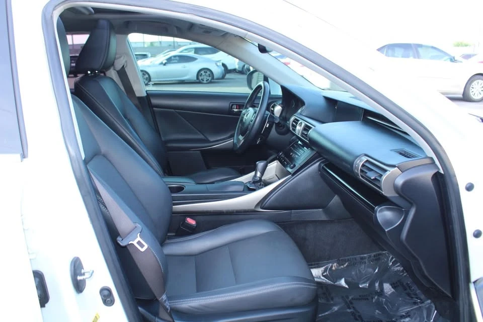 2014 Lexus IS 3rd Gen - Image 18 of 20