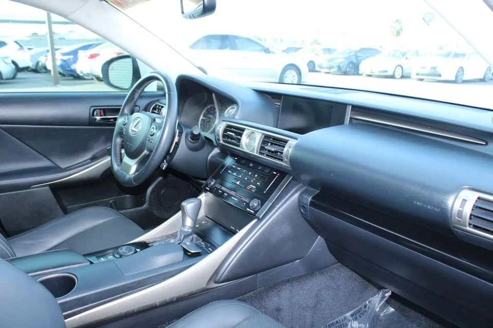 2014 Lexus IS 3rd Gen - Image 19 of 20