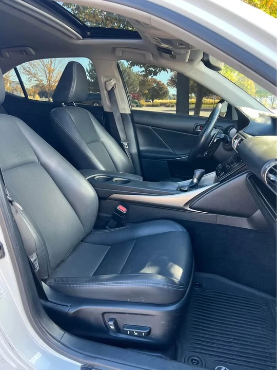 2014 Lexus IS 3rd Gen - Image 9 of 15