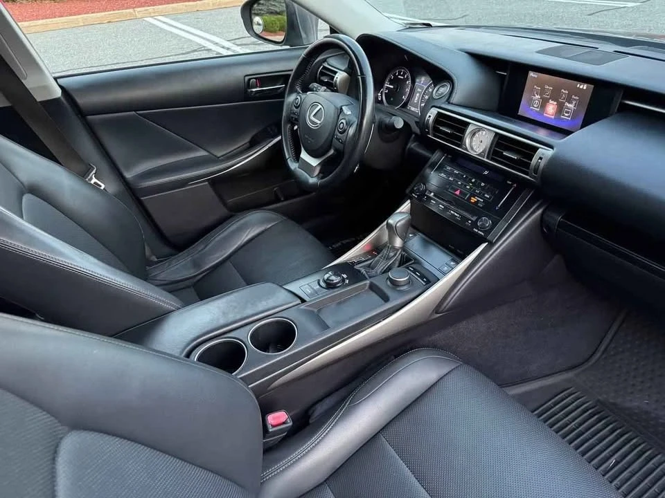 2014 Lexus IS 3rd Gen - Image 10 of 20