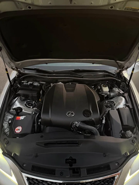 2014 Lexus IS 3rd Gen - Image 6 of 8