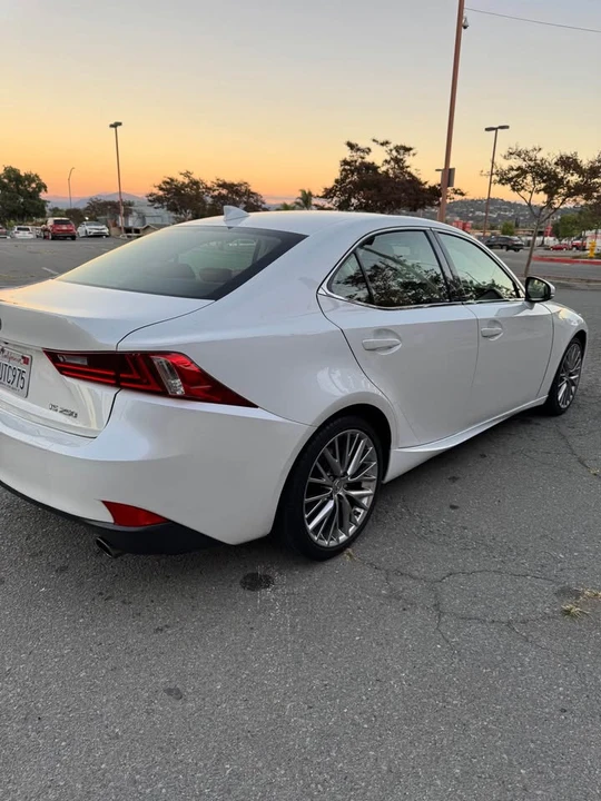 2014 Lexus IS 3rd Gen - Image 4 of 13