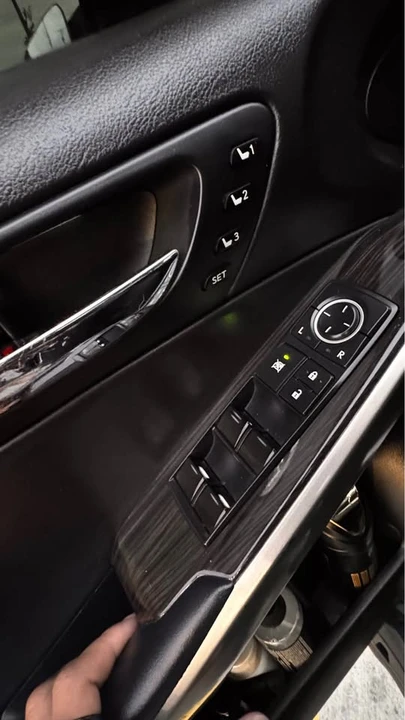 2014 Lexus IS 3rd Gen - Image 5 of 20