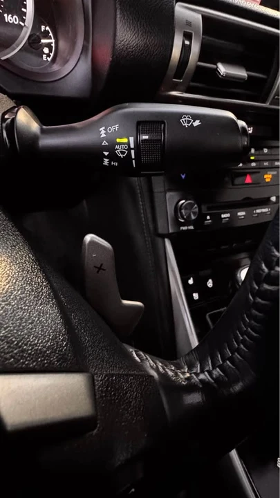 2014 Lexus IS 3rd Gen - Image 6 of 20