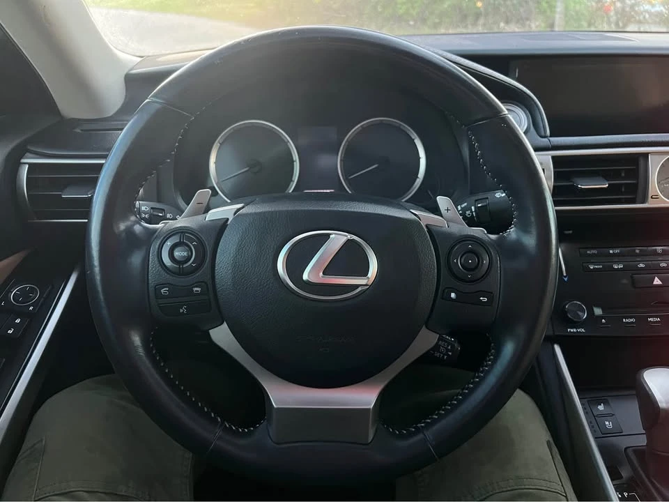 2014 Lexus IS 3rd Gen - Image 15 of 19