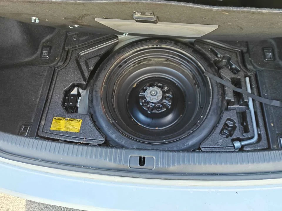 2014 Lexus IS 3rd Gen - Image 8 of 17