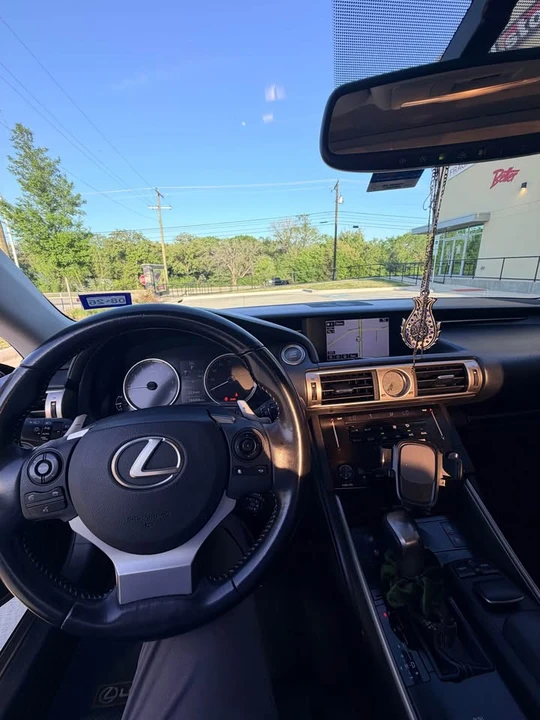 2014 Lexus IS 3rd Gen - Image 17 of 20