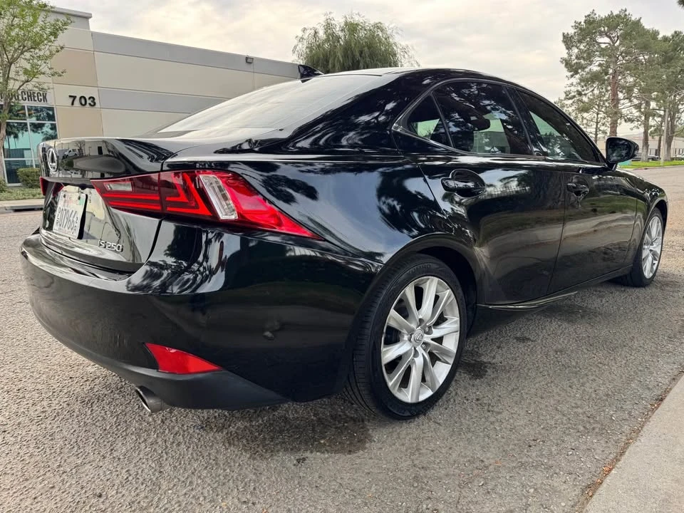 2014 Lexus IS 3rd Gen - Image 4 of 13