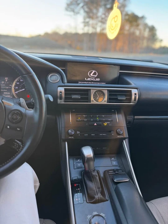 2014 Lexus IS 3rd Gen - Image 10 of 15