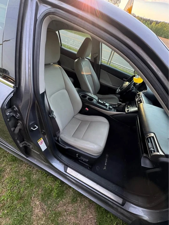 2014 Lexus IS 3rd Gen - Image 7 of 8