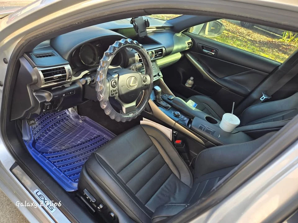 2014 Lexus IS 3rd Gen - Image 5 of 9