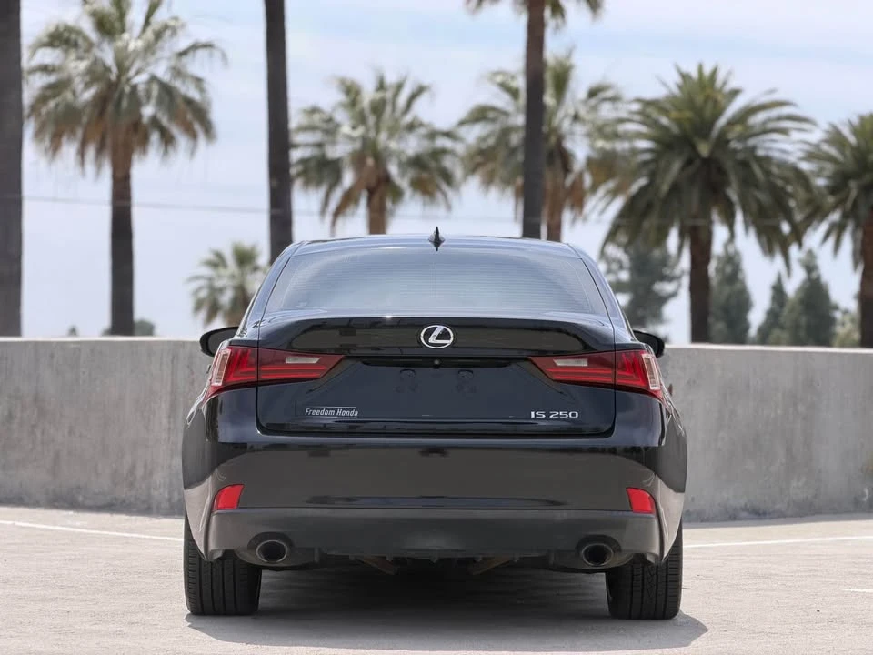 2014 Lexus IS 3rd Gen - Image 18 of 20